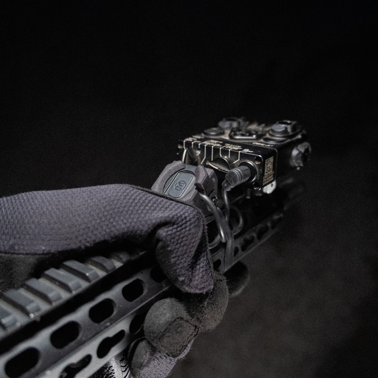 35° angled low-profile mount for ModButton™ Lite on handguard